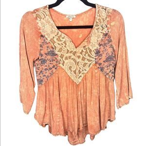 Gimmicks Floral Lace Blouse